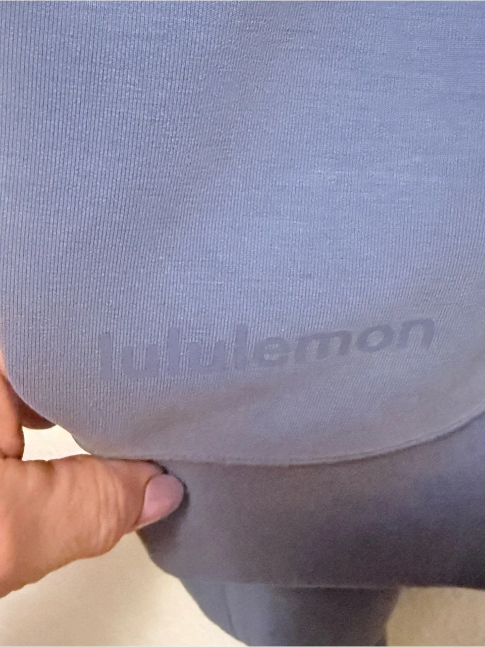 EUC Lululemon Perfectly Oversized Cropped Crew size 6 - Picture 3 of 3